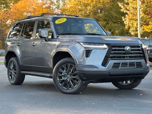 Used 2025 Lexus GX 550 image 2