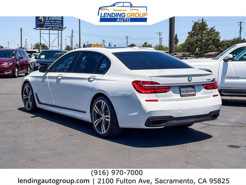 Used 2019 BMW 750i w/ Executive Package RWD image 2
