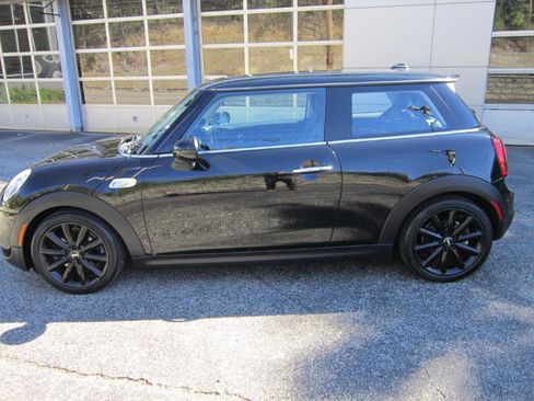 Used 2015 MINI Cooper S image 2
