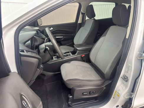 Used 2019 Ford Escape SE image 9