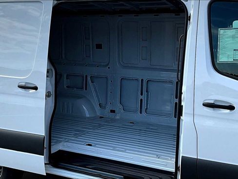 New 2025 Mercedes-Benz Sprinter 2500 image 18