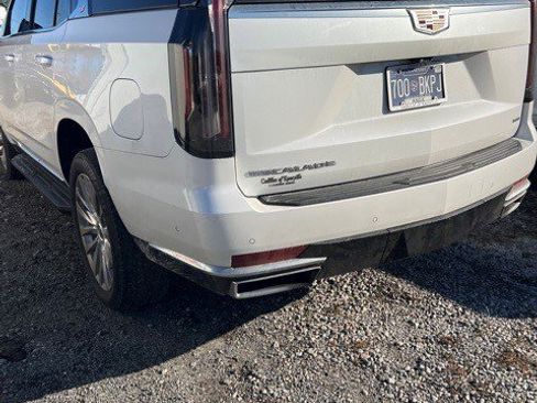 Certified 2024 Cadillac Escalade Premium Luxury image 8