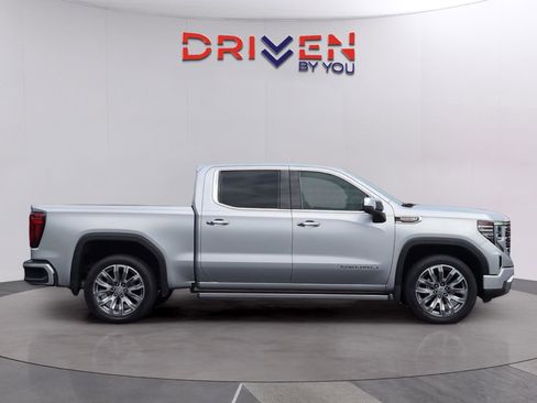 Used 2022 GMC Sierra 1500 Denali w/ Denali Reserve Package image 7