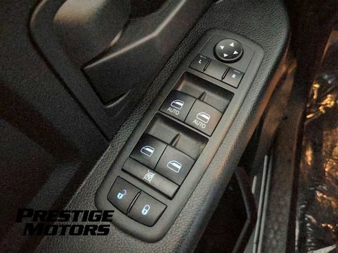 Used 2022 RAM 1500 Express w/ Ceramic Grey Express Package AWD/4WD image 29