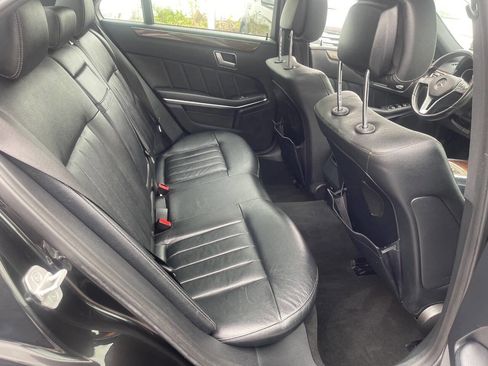 Used 2014 Mercedes-Benz E 550 4MATIC Sedan image 26