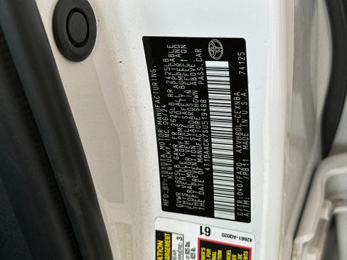 Used 2025 Toyota Camry LE image 28