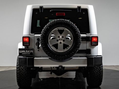 Used 2011 Jeep Wrangler Unlimited Sahara w/ Trailer Tow Group AWD/4WD image 7