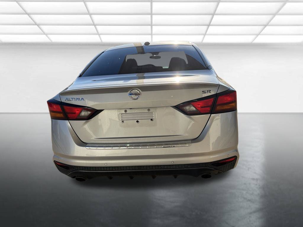 Used 2021 Nissan Altima 2.5 SR w/ SR Premium Package FWD image 3