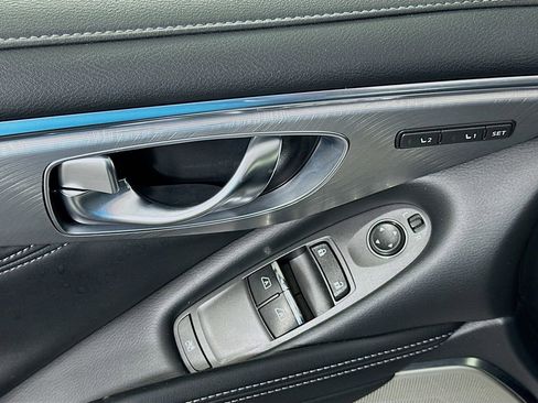 Used 2017 INFINITI Q60 w/ Premium Plus Package 3.0T image 18