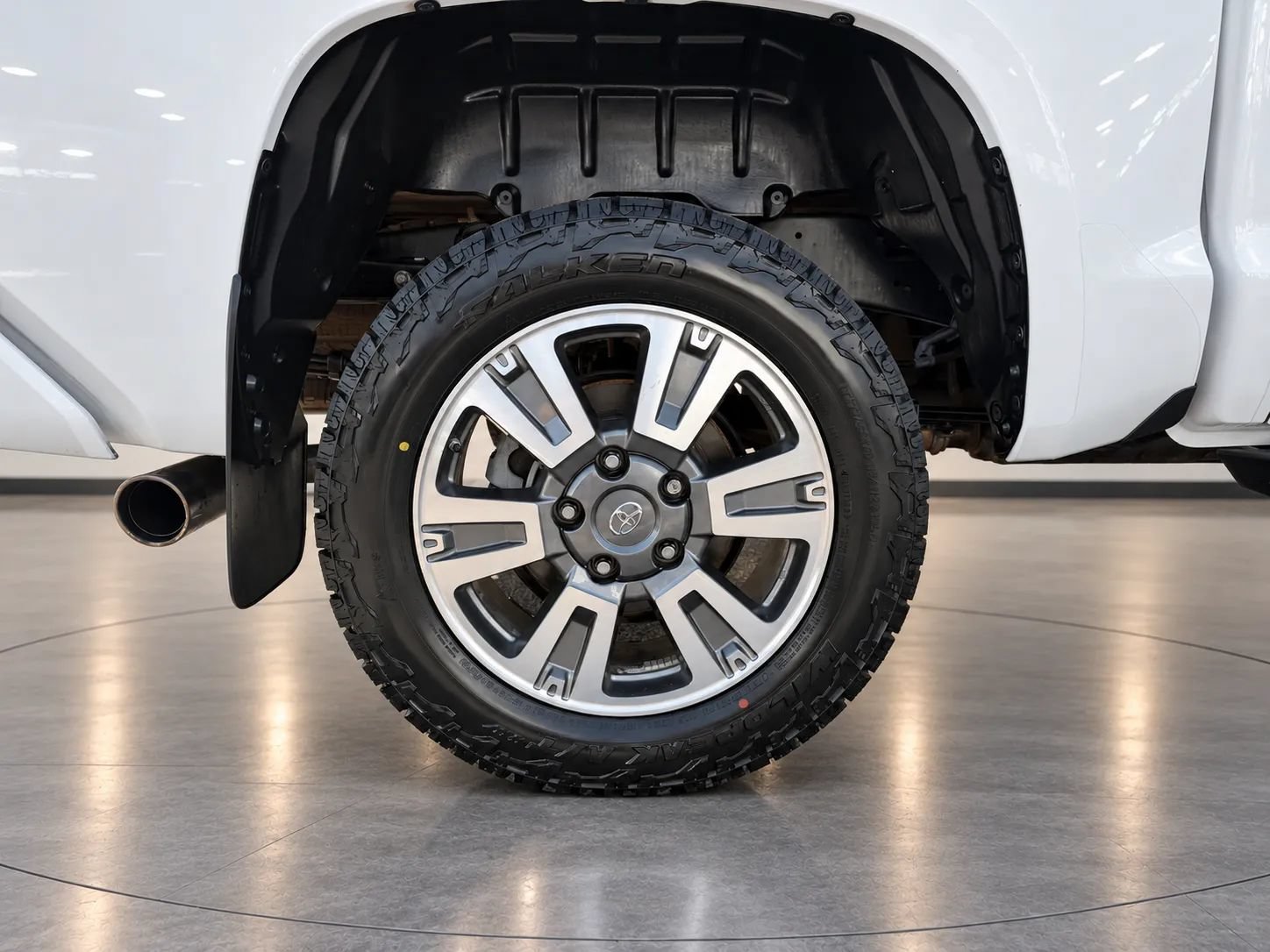 Used 2020 Toyota Tundra Platinum AWD/4WD image 27