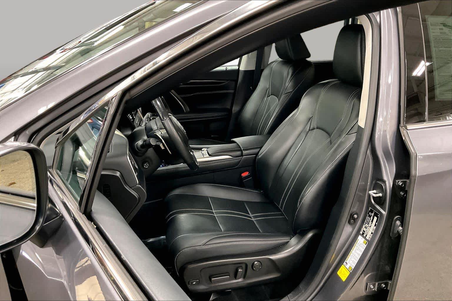 Used 2022 Lexus RX 450h AWD w/ Luxury Package image 8