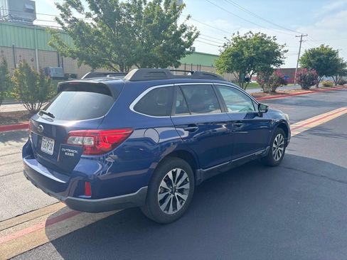 Used 2015 Subaru Outback 2.5i Limited AWD/4WD image 3