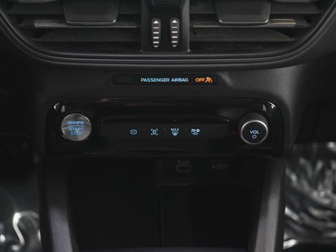 Used 2024 Ford Escape SE image 17