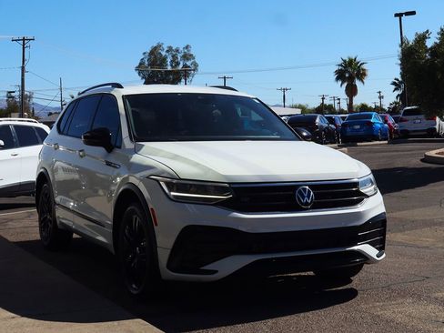 Used 2022 Volkswagen Tiguan SE R-Line image 14