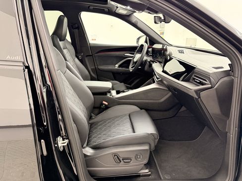 Used 2025 Audi Q5 Premium Plus w/ Premium Plus image 31