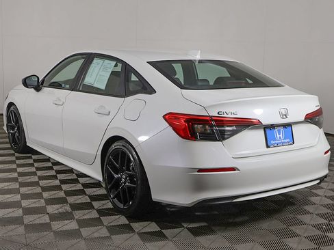 Used 2023 Honda Civic Sport image 6