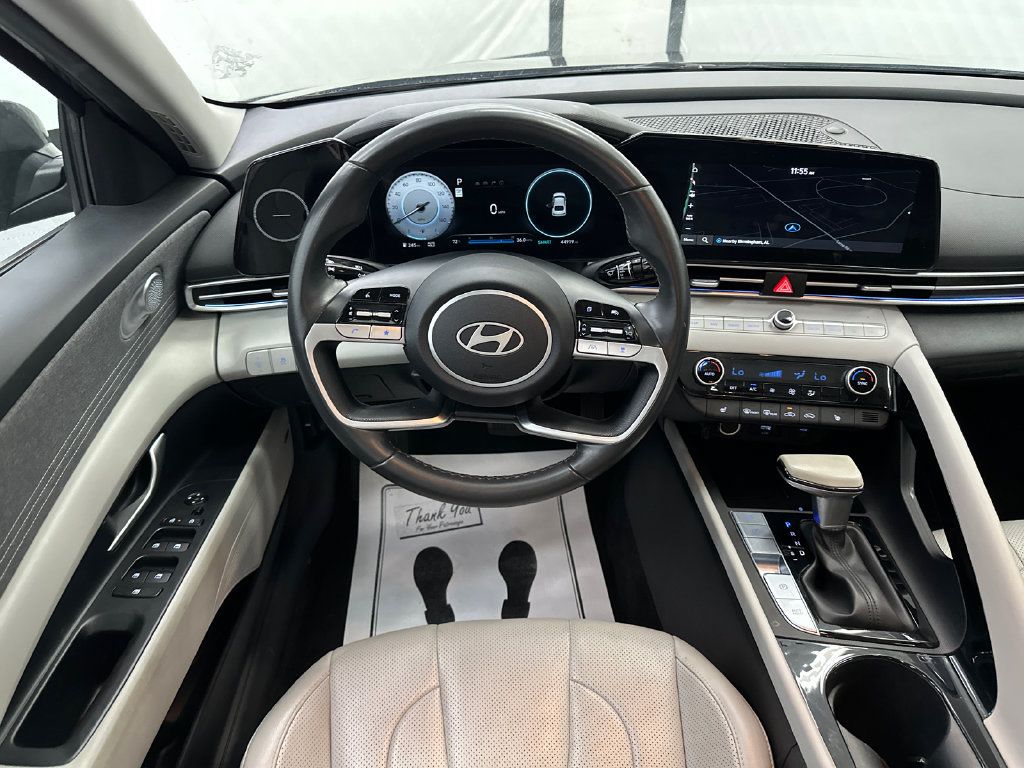 Used 2025 Hyundai Elantra Limited FWD image 23