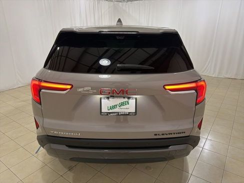 Used 2026 GMC Terrain Elevation w/ Technology Package II image 3