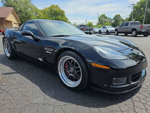 Used 2006 Chevrolet Corvette Z06 w/ Preferred Equipment Group RWD image 18
