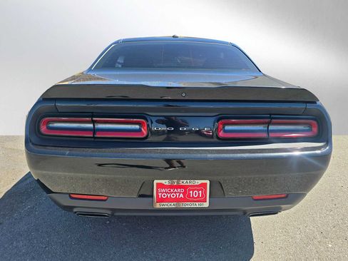 Used 2018 Dodge Challenger SXT RWD image 4