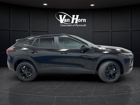 New 2026 Chevrolet Trax LT w/ Midnight Edition FWD image 8