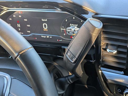 Used 2025 GMC Sierra 3500 SLT image 32