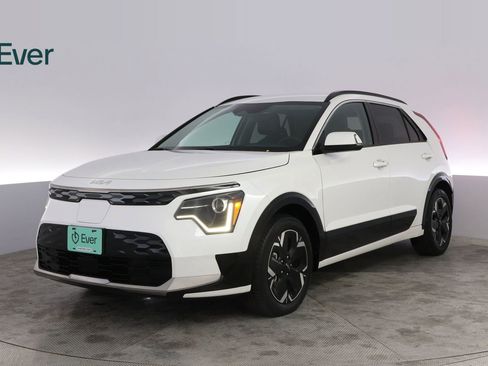 Used 2023 Kia Niro Wind FWD image 2
