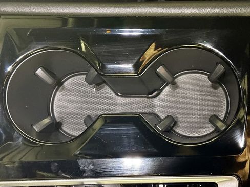 Certified 2024 Volkswagen Atlas Cross Sport SE image 15