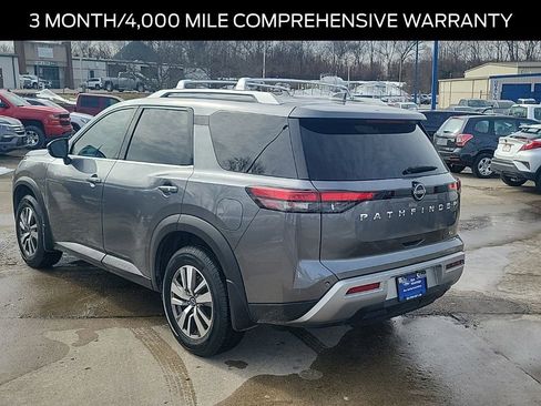 Used 2023 Nissan Pathfinder SL w/ Lighting Package (N92) image 3