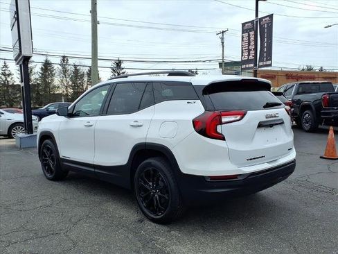 Used 2022 GMC Terrain SLT w/ Tech Package image 7