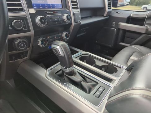 Used 2019 Ford F150 Platinum w/ Equipment Group 701A Luxury AWD/4WD image 13