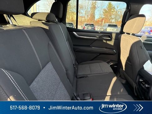 Used 2025 GMC Acadia Elevation image 11