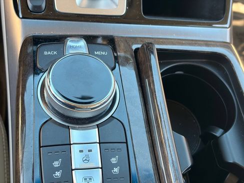 Used 2017 Genesis G90 5.0 Ultimate RWD image 26