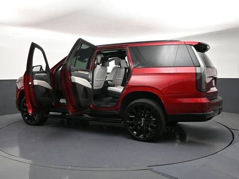 Used 2026 Cadillac Escalade Platinum Sport w/ LPO, ONYX Package AWD/4WD image 36