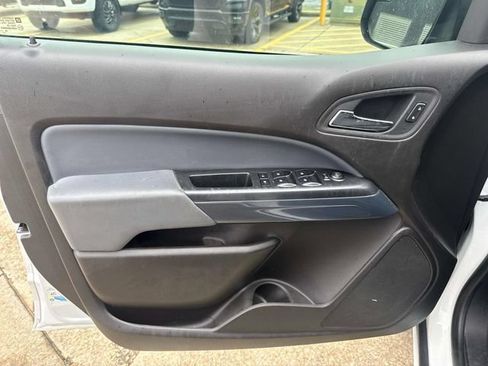 Used 2016 Chevrolet Colorado Z71 AWD/4WD image 24