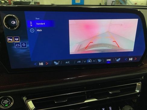 New 2026 Chevrolet Traverse Z71 image 12