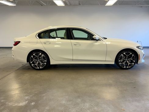 Used 2026 BMW 330i Sedan w/ Convenience Package image 7
