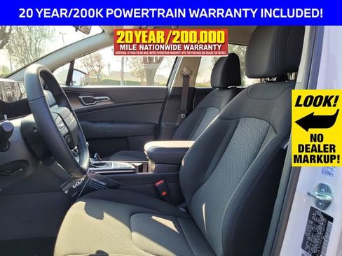 New 2026 Kia Sportage LX FWD image 8