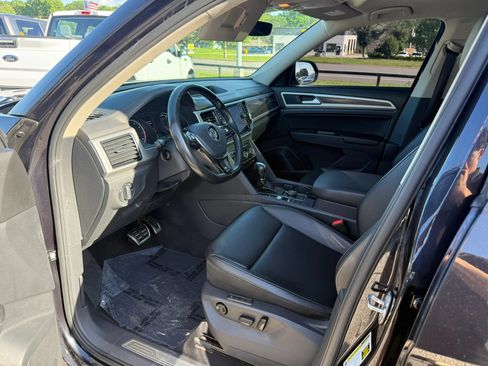 Used 2018 Volkswagen Atlas SEL w/ R-Line Package AWD/4WD image 15