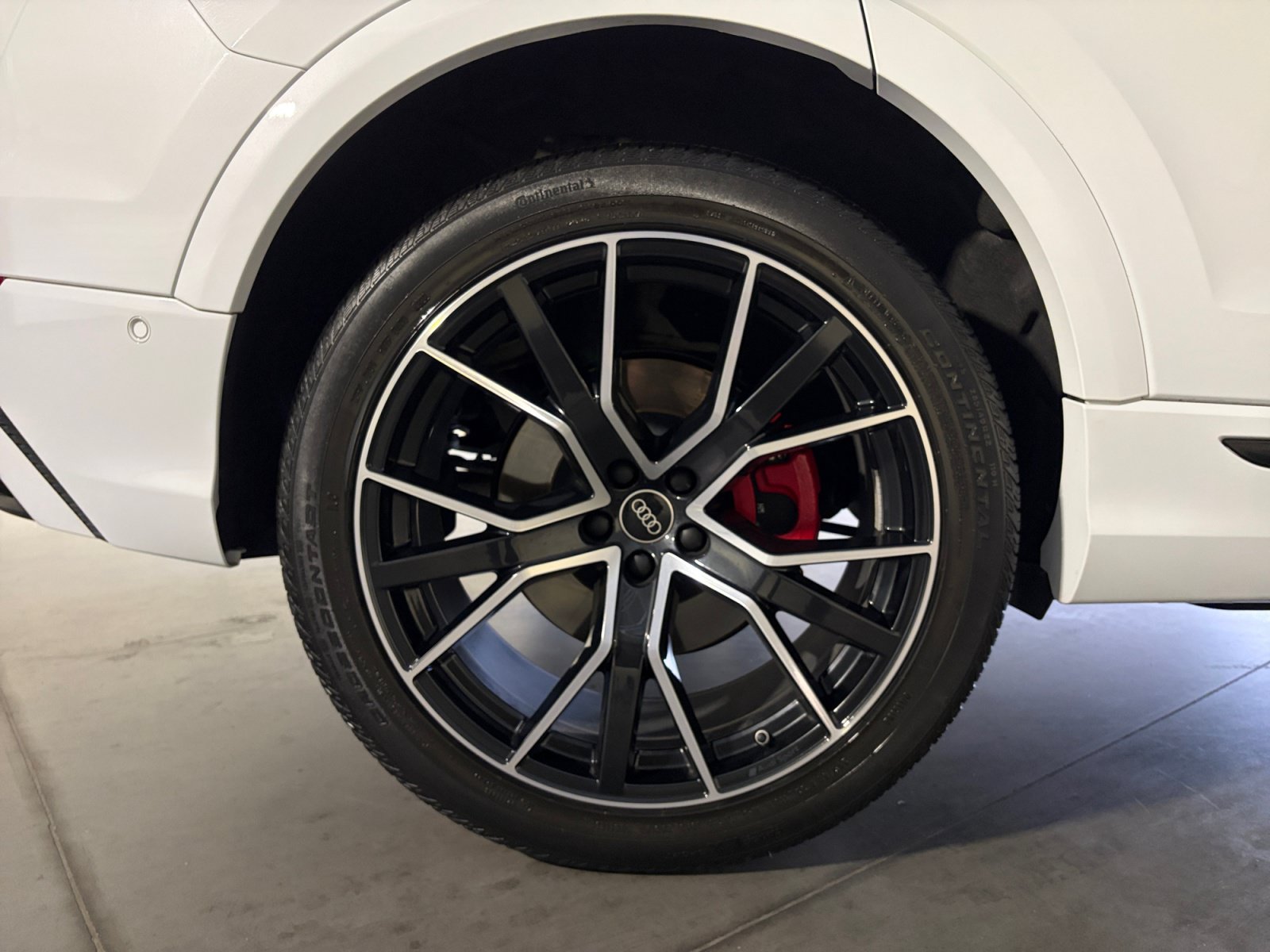 Used 2023 Audi Q8 Premium Plus AWD/4WD image 21