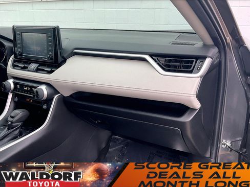 Used 2022 Toyota RAV4 XLE image 21