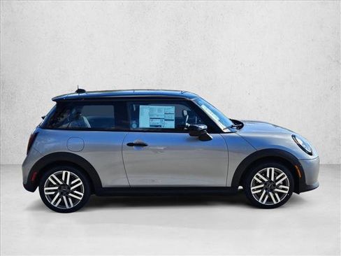 Used 2026 MINI Cooper 2-Door Hardtop FWD image 4