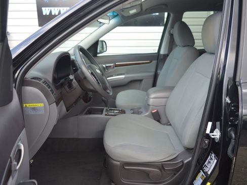 Used 2011 Hyundai Santa Fe GLS image 10