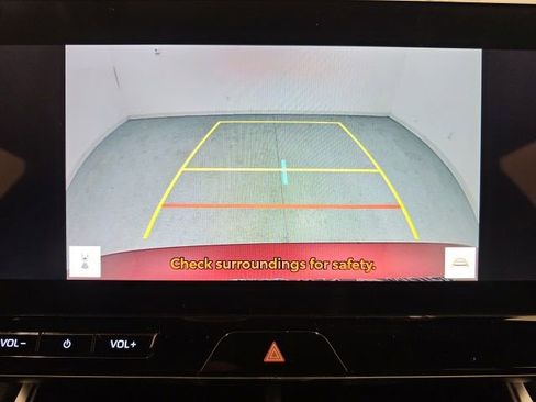 Certified 2024 Toyota Venza XLE image 29