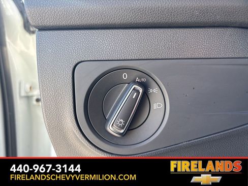 Used 2023 Volkswagen Tiguan SE R-Line image 17