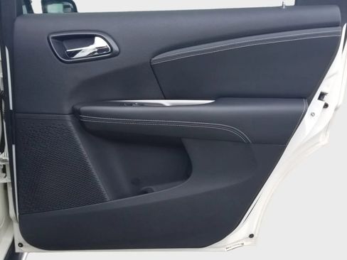 Used 2015 Dodge Journey Crossroad w/ Flexible Seating Group FWD image 13