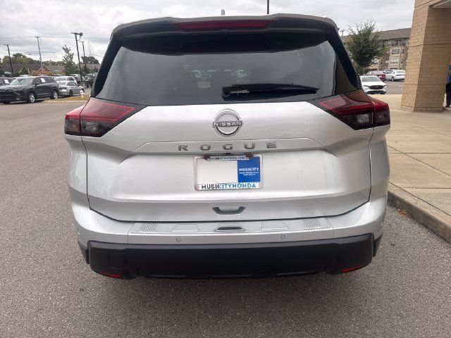 Used 2025 Nissan Rogue SV w/ SV Premium Package FWD image 3