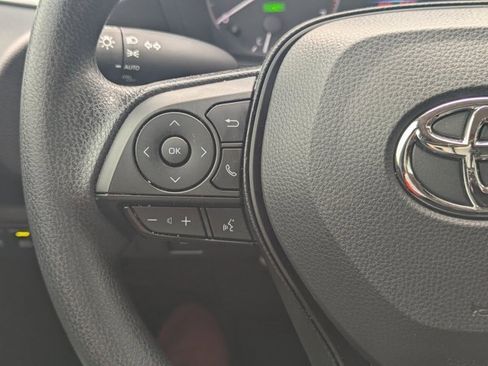 Used 2025 Toyota Corolla LE image 21