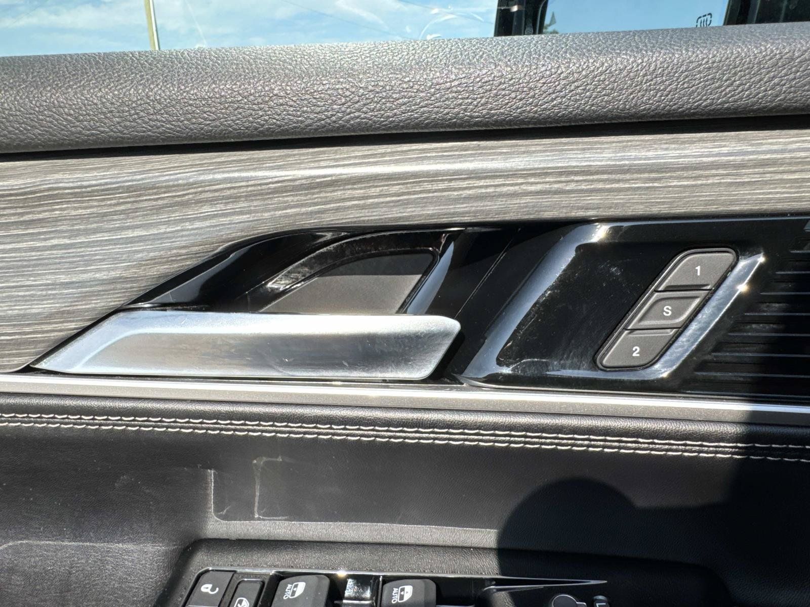Used 2023 Jeep Wagoneer L Series II AWD/4WD image 24