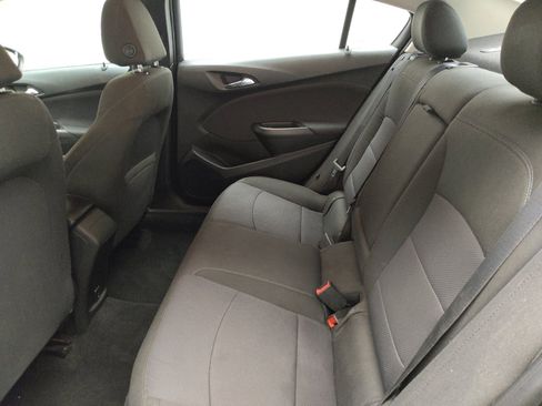 Used 2018 Chevrolet Cruze LT FWD image 18